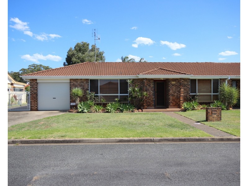 32 Mills Parade, Tuncurry NSW 2428