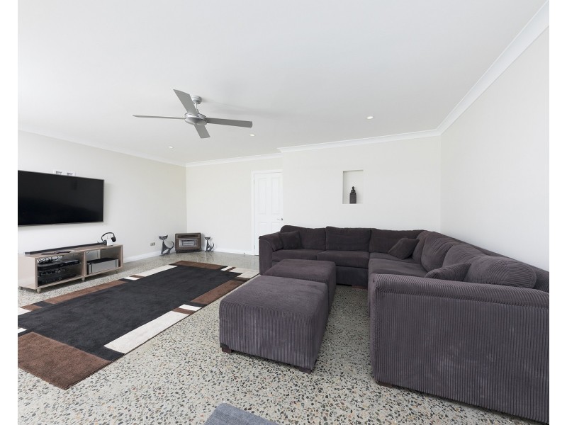 21 Woodlands Drive, Hallidays Point NSW 2430