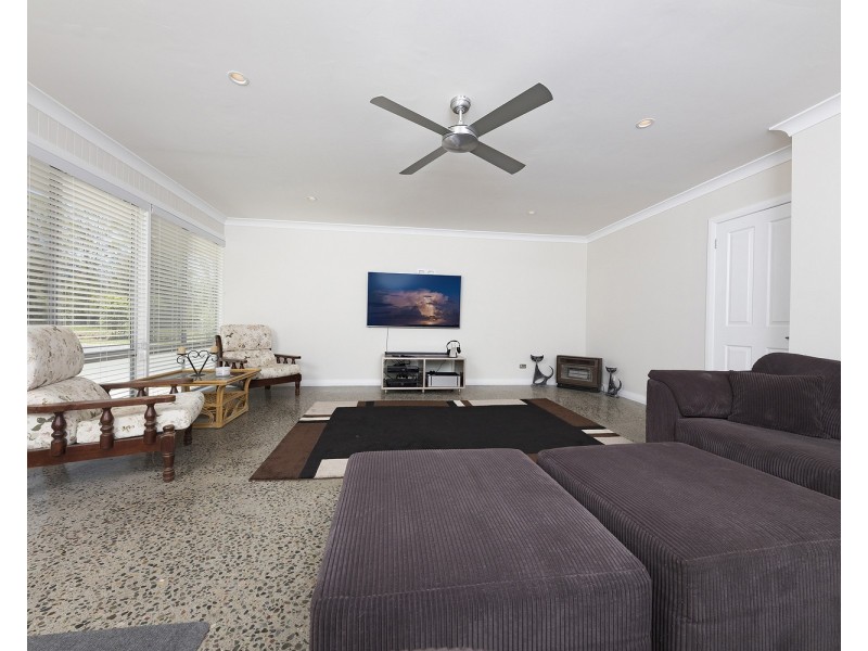 21 Woodlands Drive, Hallidays Point NSW 2430