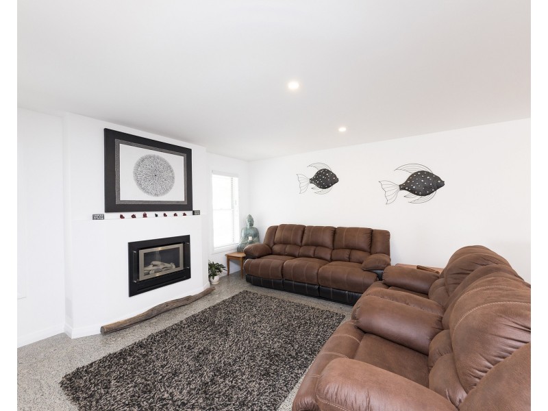 21 Woodlands Drive, Hallidays Point NSW 2430