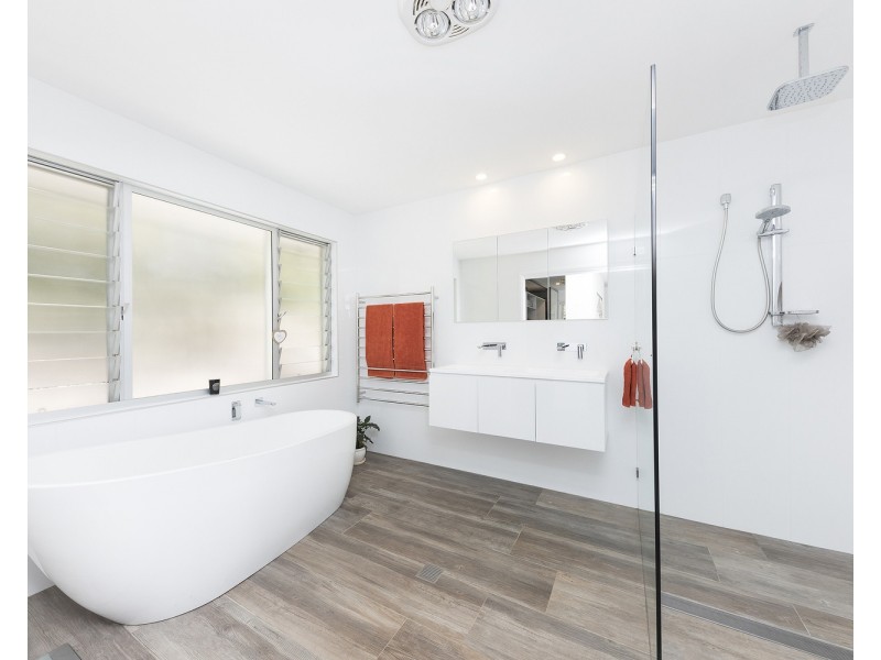 21 Woodlands Drive, Hallidays Point NSW 2430
