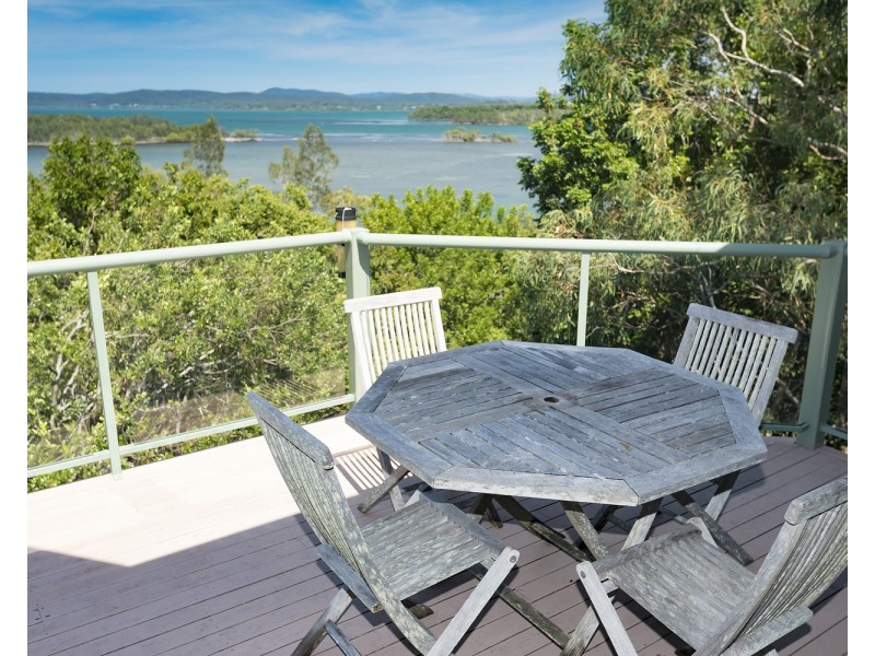 51 Green Point Drive, Green Point NSW 2428