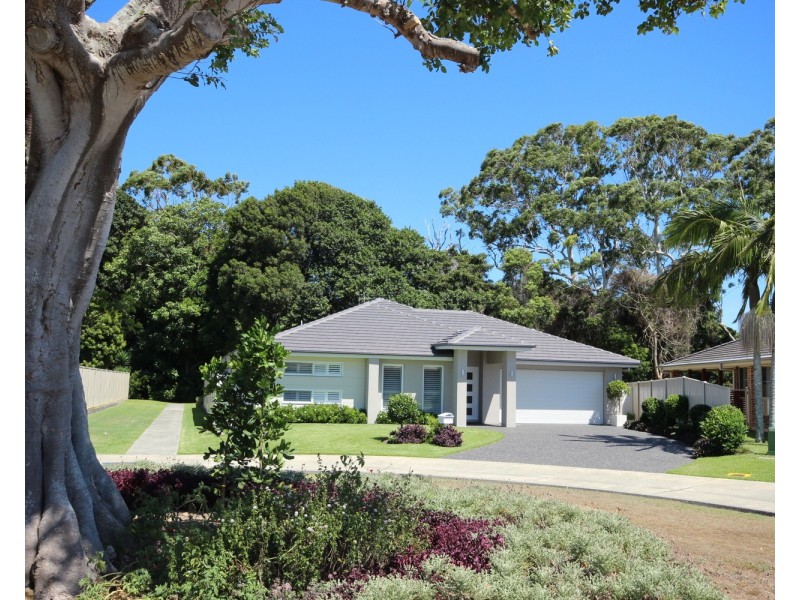 23 Fig Tree Court, Forster NSW 2428