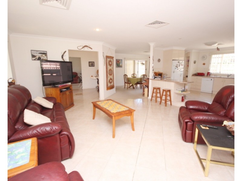 10 Benara Crescent, Forster NSW 2428