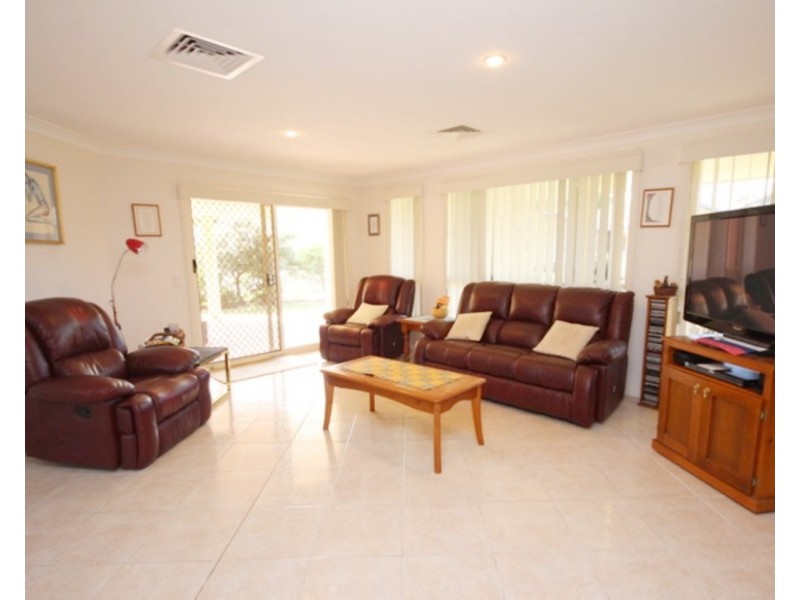 10 Benara Crescent, Forster NSW 2428