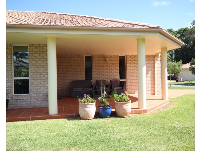 10 Benara Crescent, Forster NSW 2428