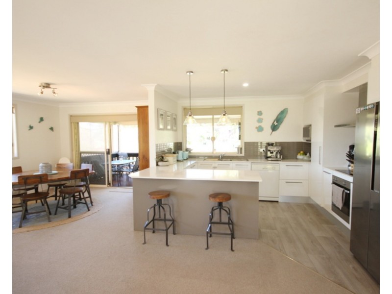3 Paradise Avenue, Forster NSW 2428