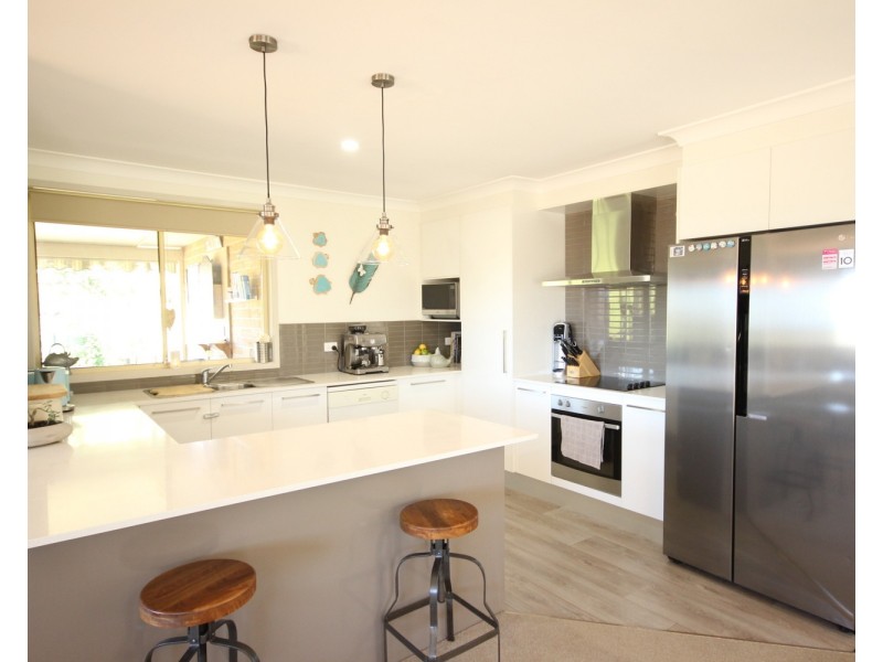 3 Paradise Avenue, Forster NSW 2428