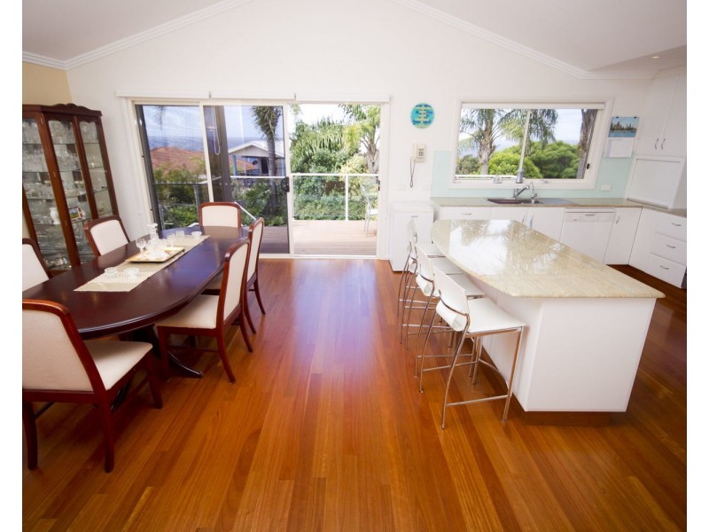 86 Lakeview Crescent, Forster NSW 2428