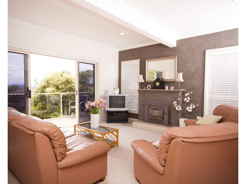 86 Lakeview Crescent, Forster NSW 2428