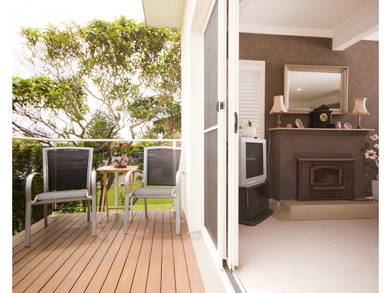 86 Lakeview Crescent, Forster NSW 2428