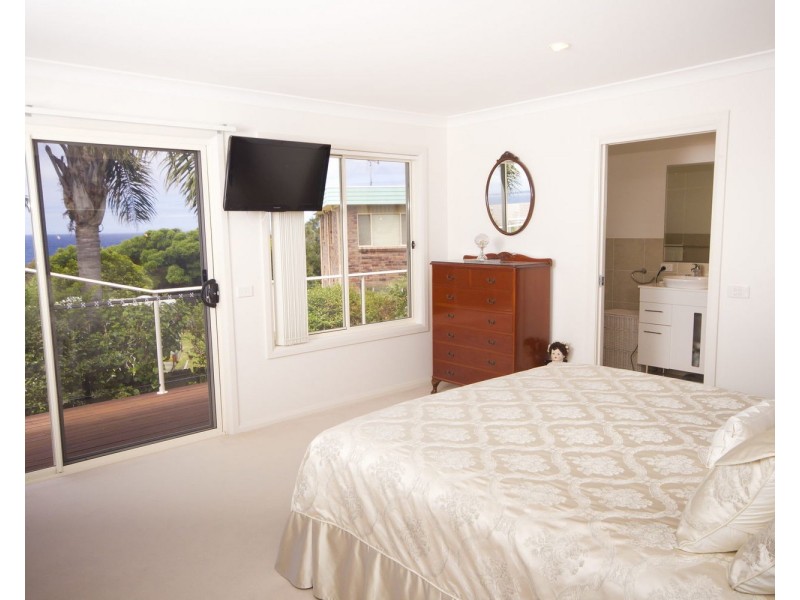 86 Lakeview Crescent, Forster NSW 2428