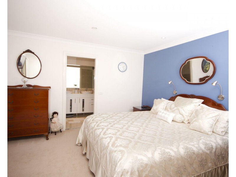 86 Lakeview Crescent, Forster NSW 2428