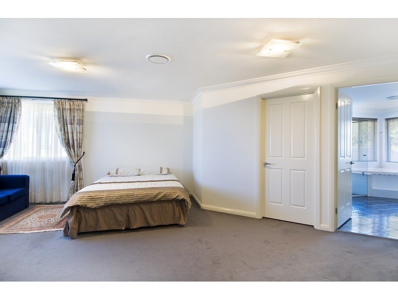 11 Lindrum (Lord St) Street, Belrose NSW 2085