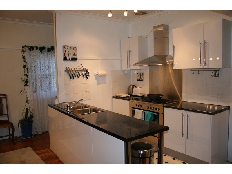 24 Woodlands Road, Forestville NSW 2087