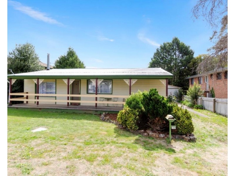 16 Emma Street, Goulburn NSW 2580