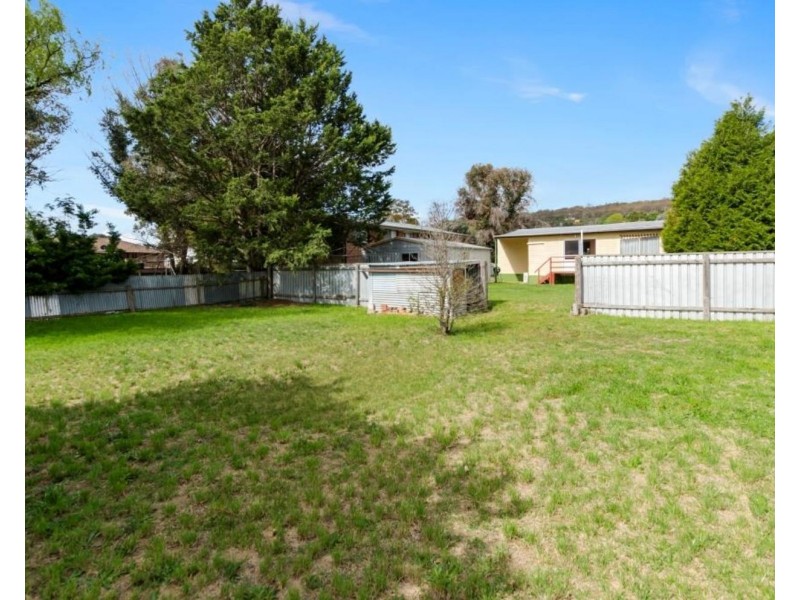 16 Emma Street, Goulburn NSW 2580