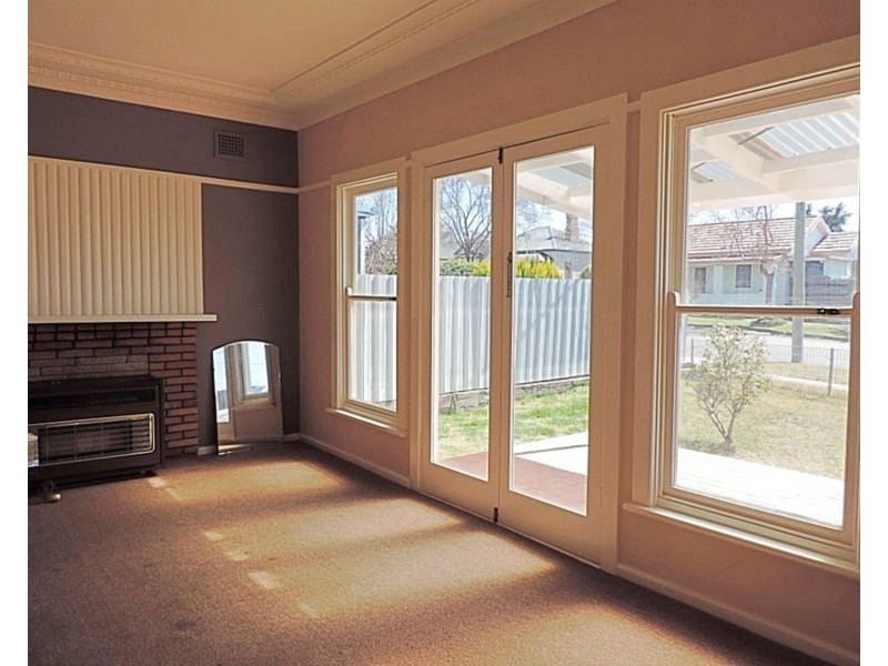 4 Opal Street, Goulburn NSW 2580