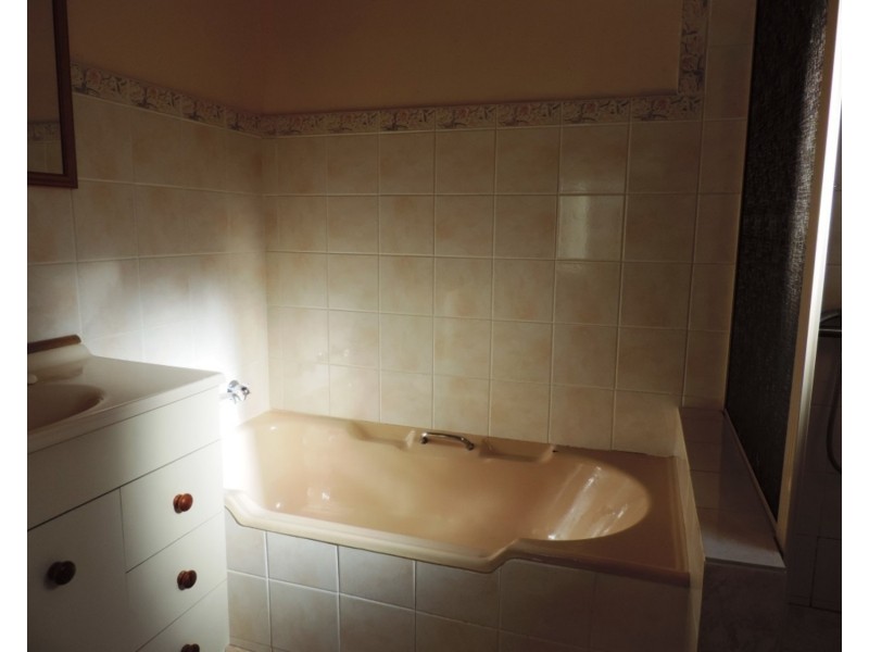 16  Neville Street, Goulburn NSW 2580