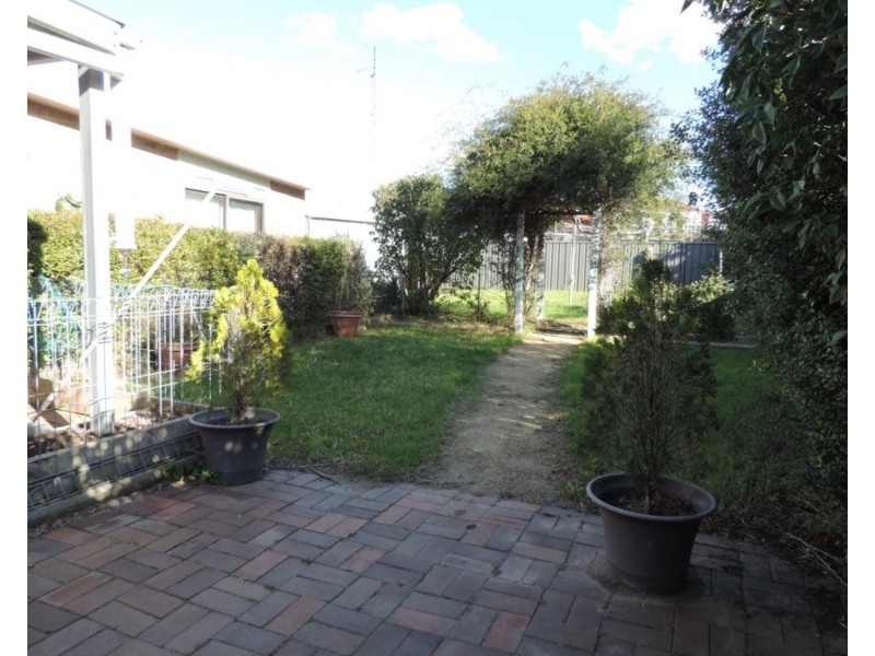 16  Neville Street, Goulburn NSW 2580