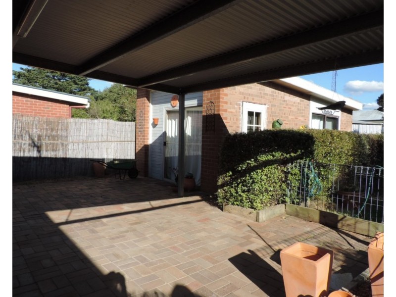 16  Neville Street, Goulburn NSW 2580