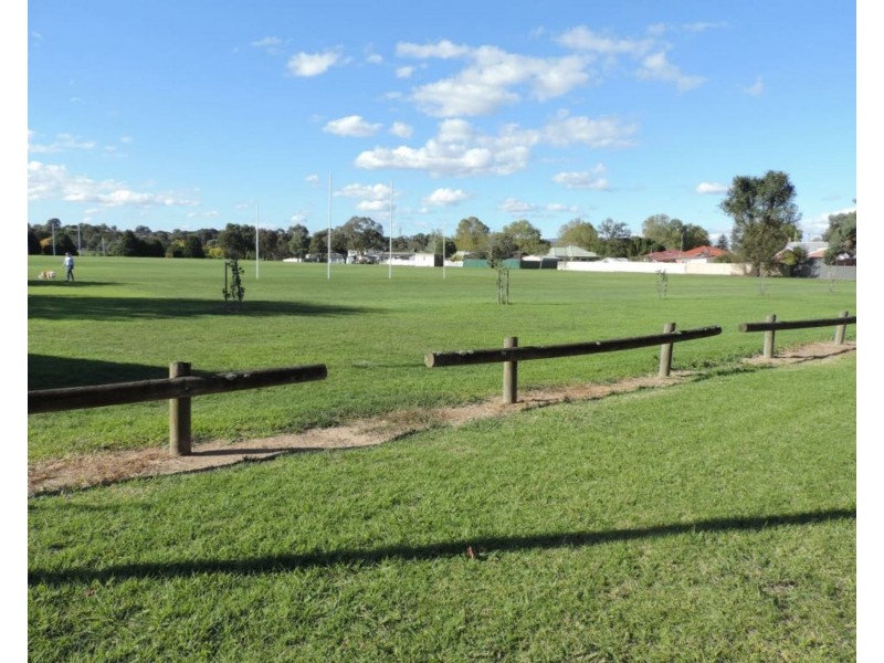 16  Neville Street, Goulburn NSW 2580