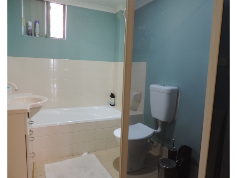 2/33 Ottiwell Street, Goulburn NSW 2580