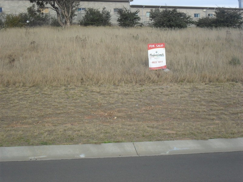 17  Melliodora Drive, Goulburn NSW 2580