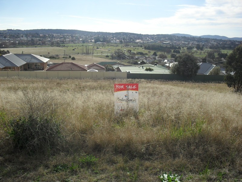 16 Melliodora Drive, Goulburn NSW 2580