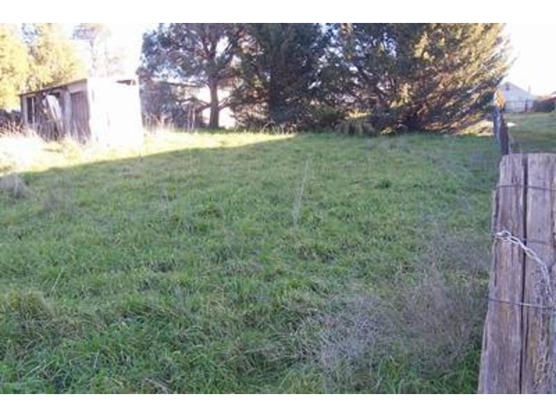 16 Findhorn Street, Crookwell NSW 2583
