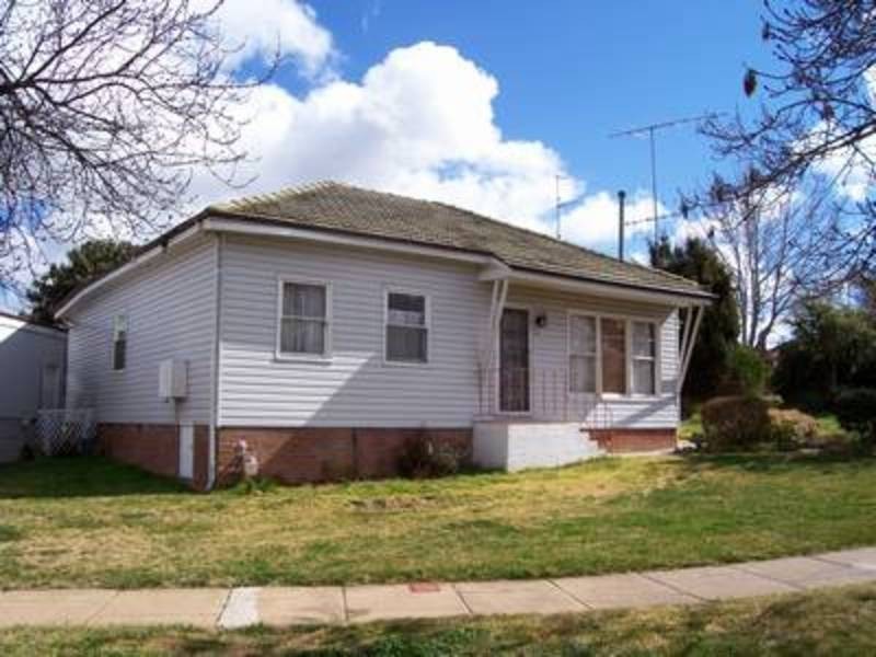 2 Martyr Street, Goulburn NSW 2580