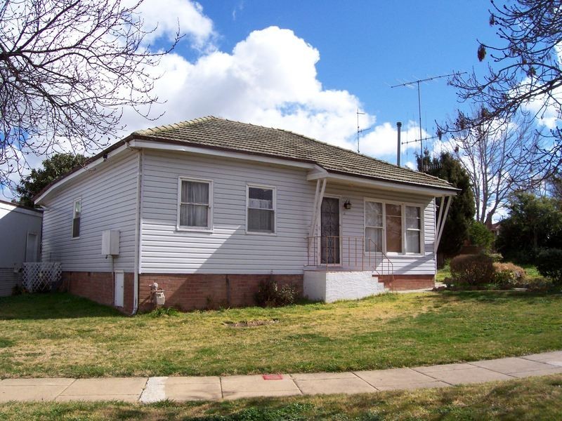 2 Martyr Street, Goulburn NSW 2580