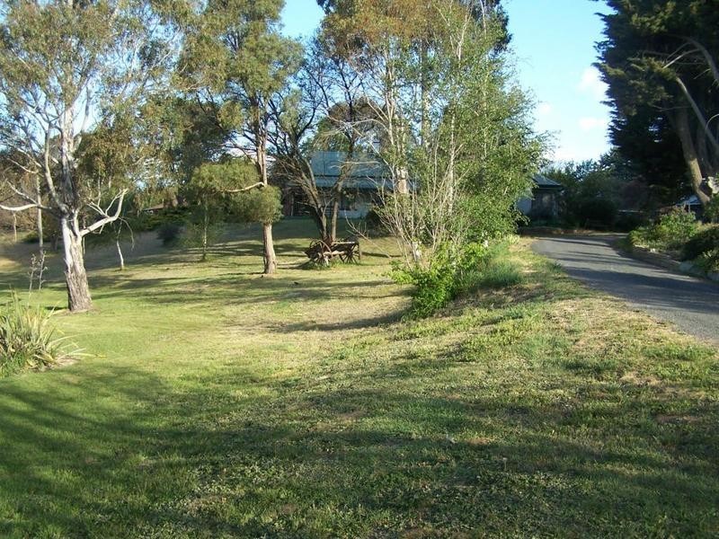 16 Carrington Street, Crookwell NSW 2583