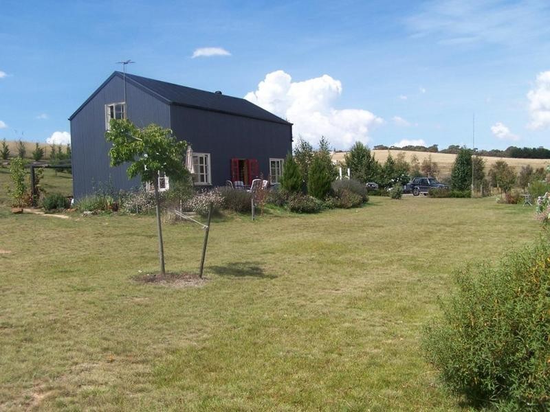 “Claret Ash” Hewitts Lane, Crookwell NSW 2583