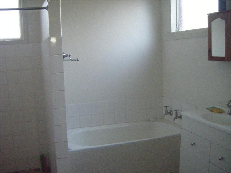 2 Bradley Street, Goulburn NSW 2580