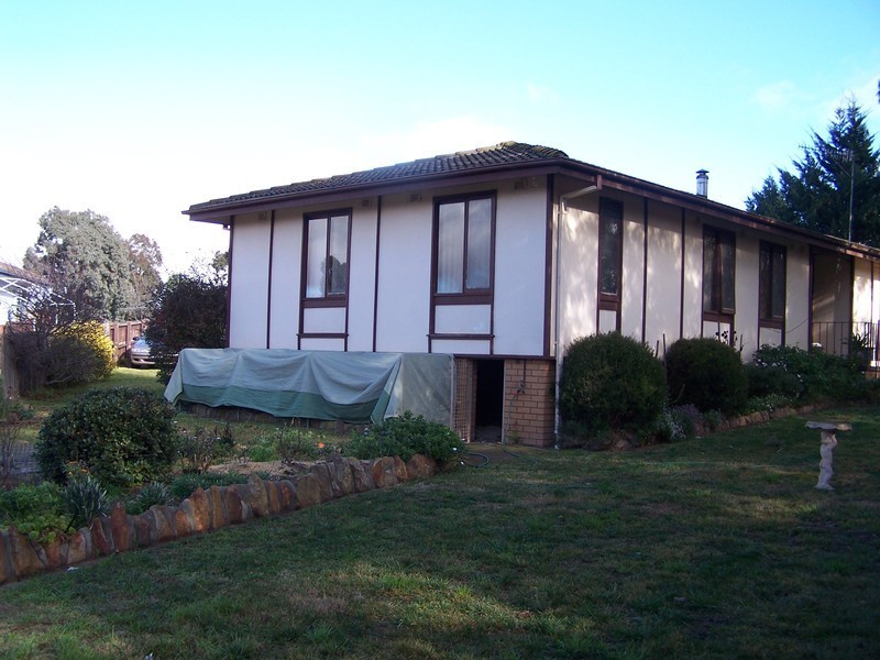 5 Ball Place, Goulburn NSW 2580