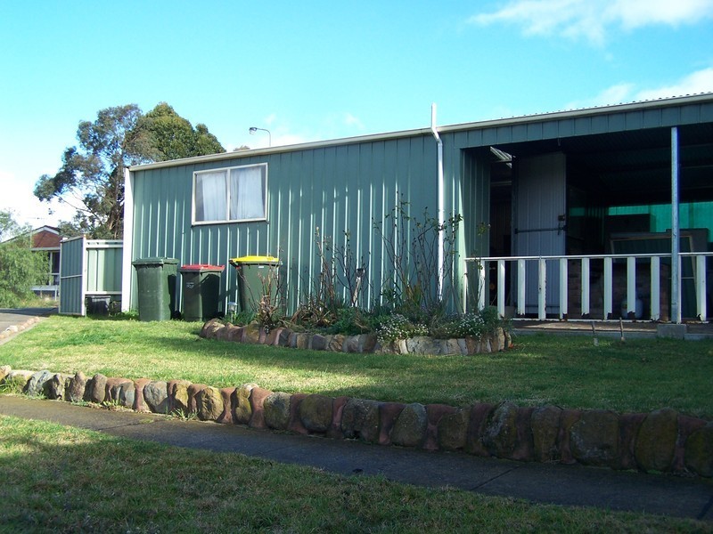 5 Ball Place, Goulburn NSW 2580