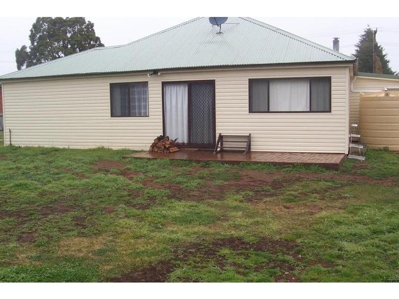 30 Crown Street, Crookwell NSW 2583