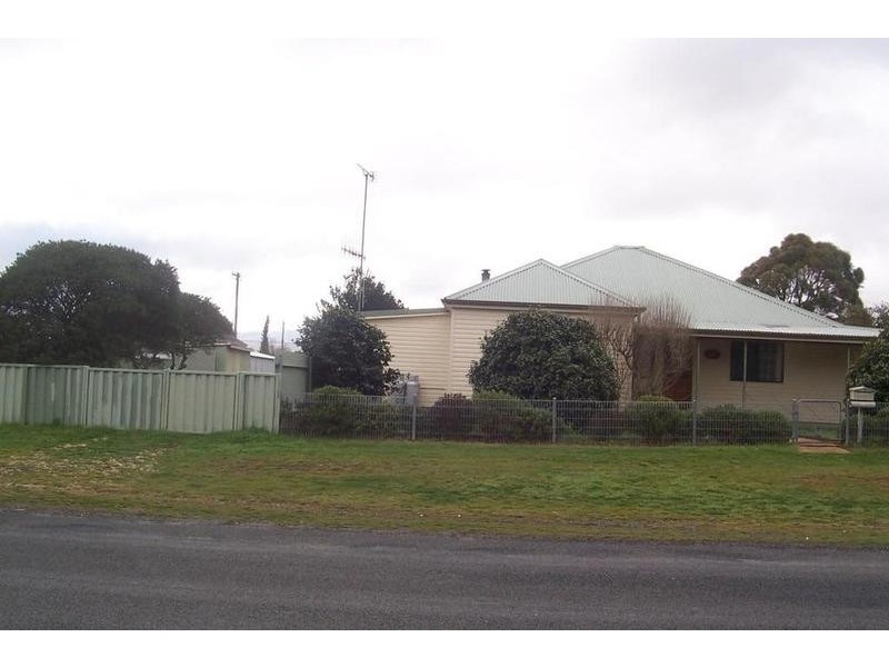 30 Crown Street, Crookwell NSW 2583
