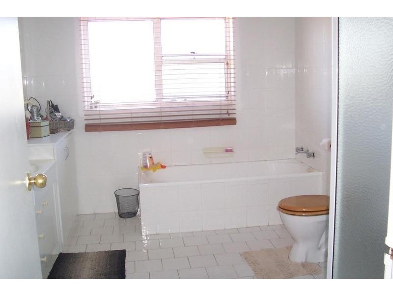 6 Robertson Street, Crookwell NSW 2583