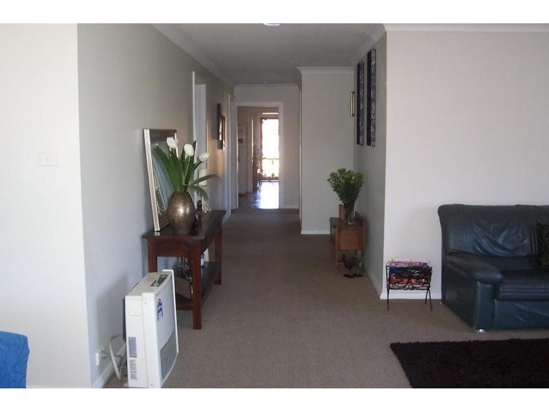 6 Robertson Street, Crookwell NSW 2583