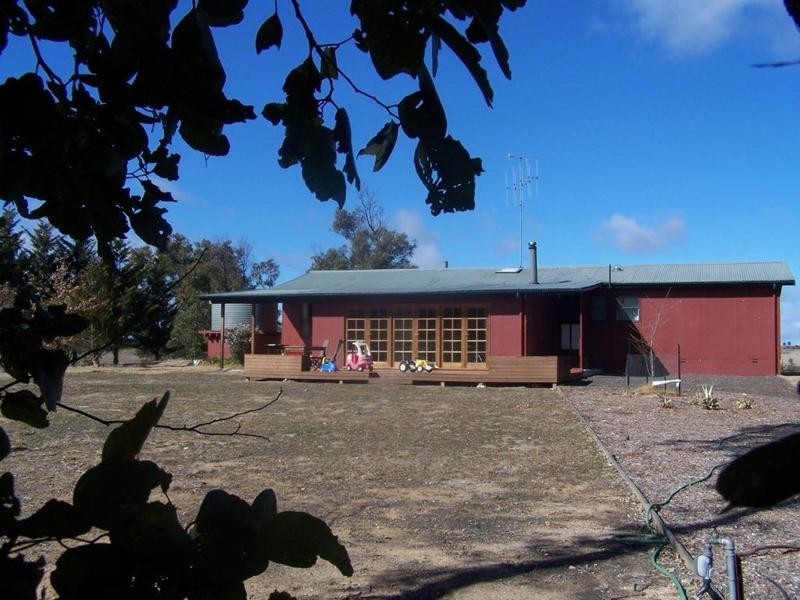 74 Illowra Lane, Lake Bathurst NSW 2580