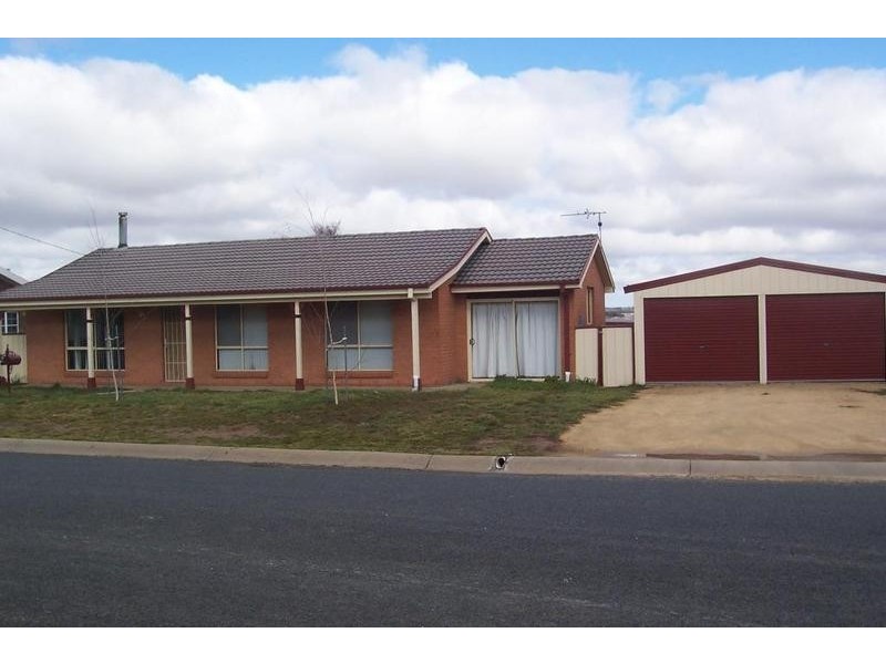 23 Crown Street, Crookwell NSW 2583