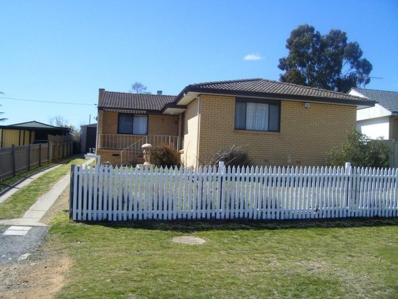 13 Nichols Street, Goulburn NSW 2580