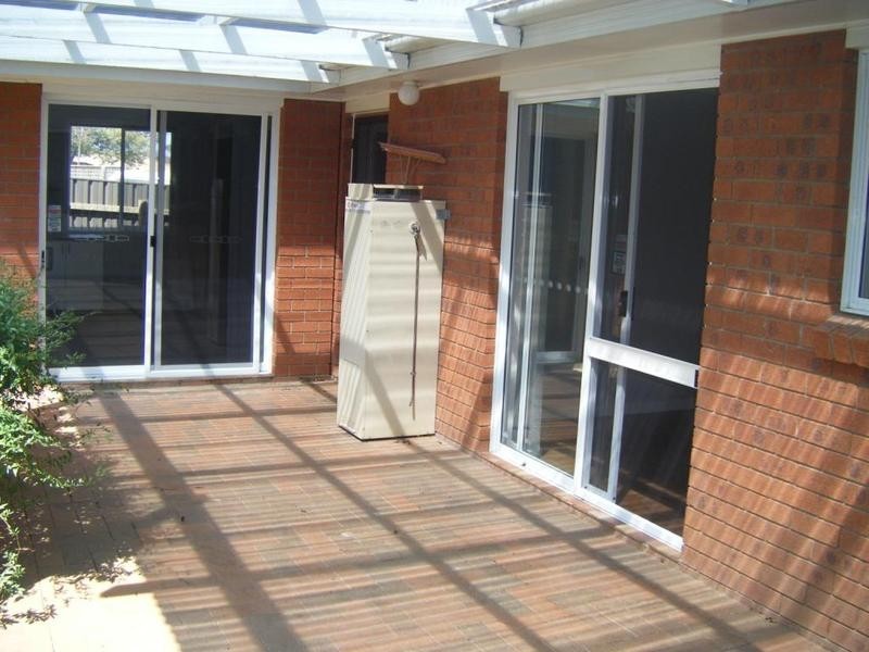 11 Valley Walk, Goulburn NSW 2580