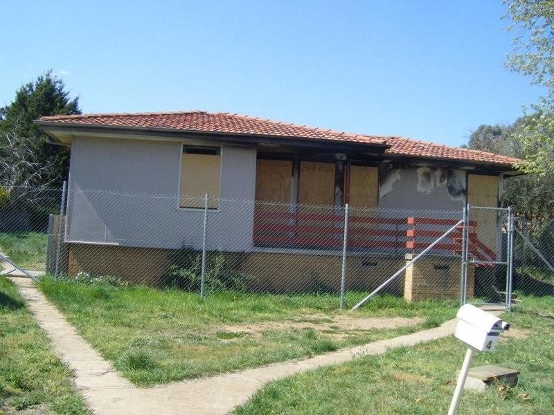 4 Caoura Crescent, Goulburn NSW 2580