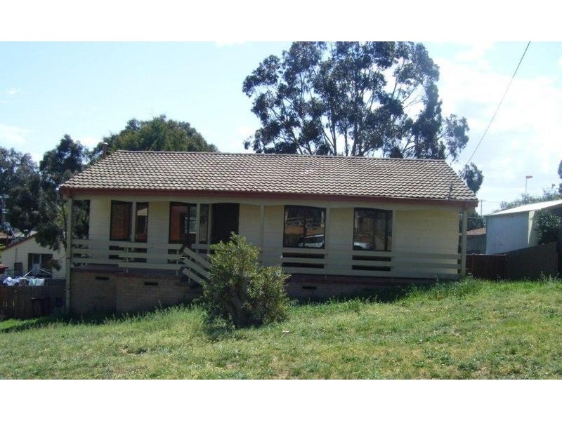 14 Caoura Crescent, Goulburn NSW 2580