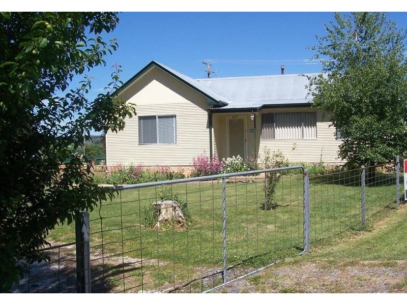 2 Jamieson Street, Crookwell NSW 2583