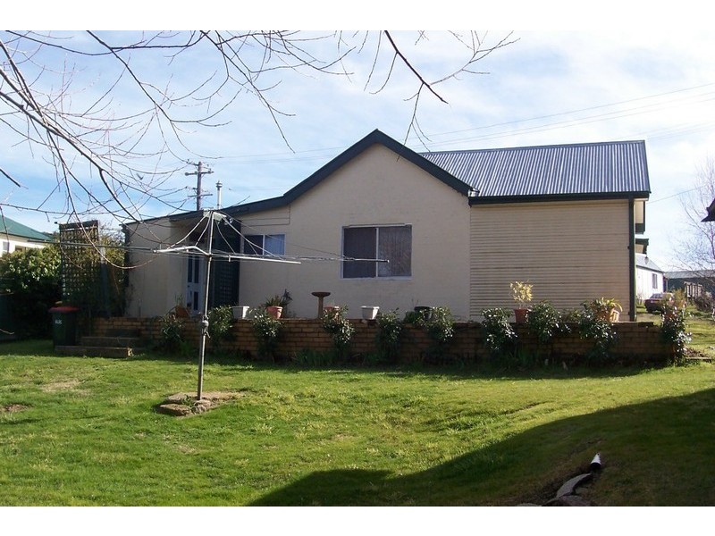 2 Jamieson Street, Crookwell NSW 2583