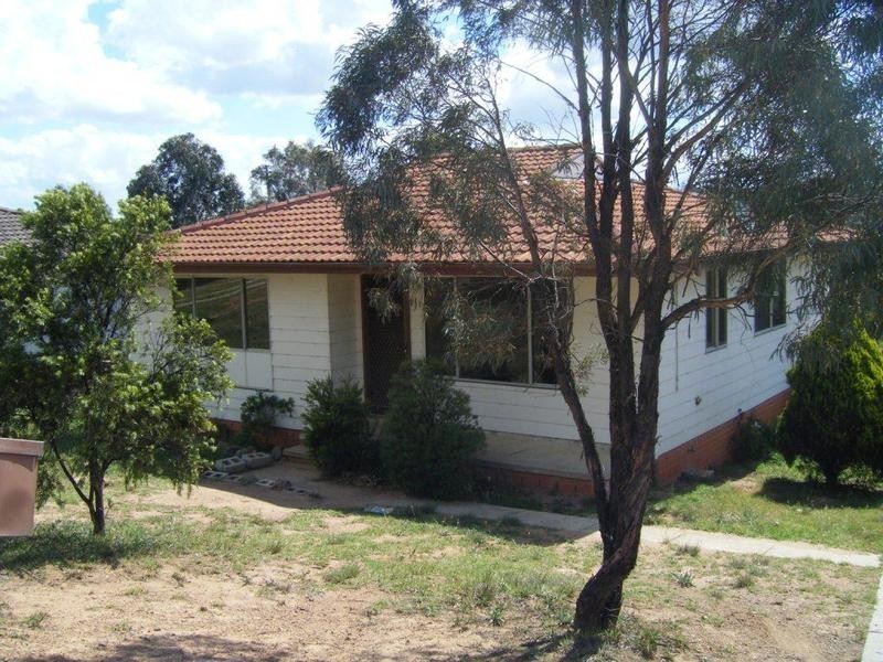 36 Yarrowlow Street, Goulburn NSW 2580